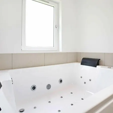 10 Person Holiday In Bl Vand בית נופש בלבאנד